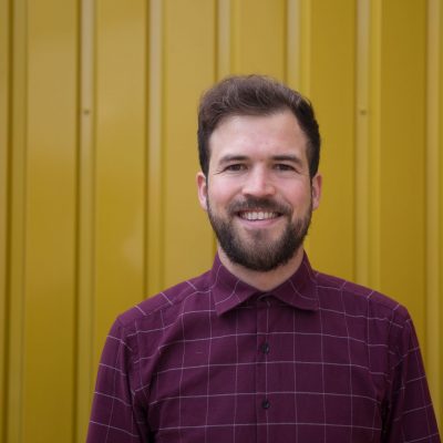 2019 Bewerbungsbild _ gelb