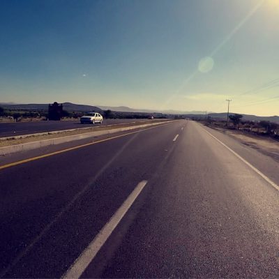 on-the-road-2364210_1920