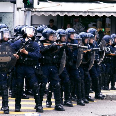 Zurich_police_riot_control