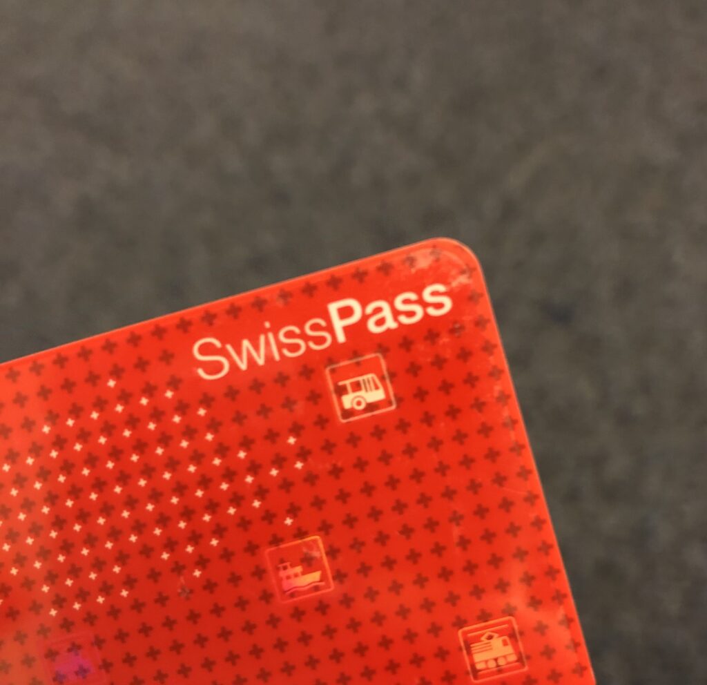 Der neue «SwissPass» wird scharf kritisiert – unter anderem wegen fehlendem Datenschutz.