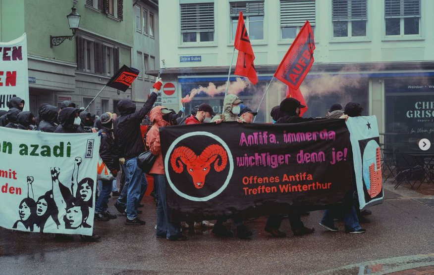 Am Wochenende war einiges los: Ein hermetisch abgeriegelter Neumarkt und ein Kessel im Stadtgarten - Antifaschist:innen, die einen Umzug verhindern und Kritik an der Stadtpolizei.