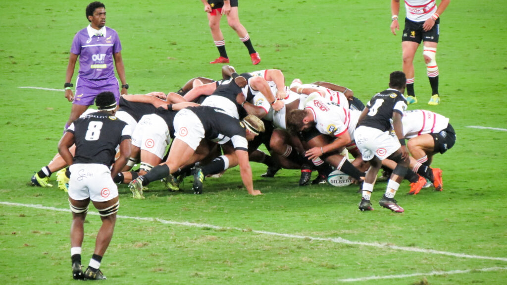 Schon wieder ist das Rugbyfieber in Winterthur ausgebrochen. Wir haben mit Peter Weber vom Rugby Club Winterthur darüber geredet, wie eine Nischensportart in der Schweiz Fuss fasst.