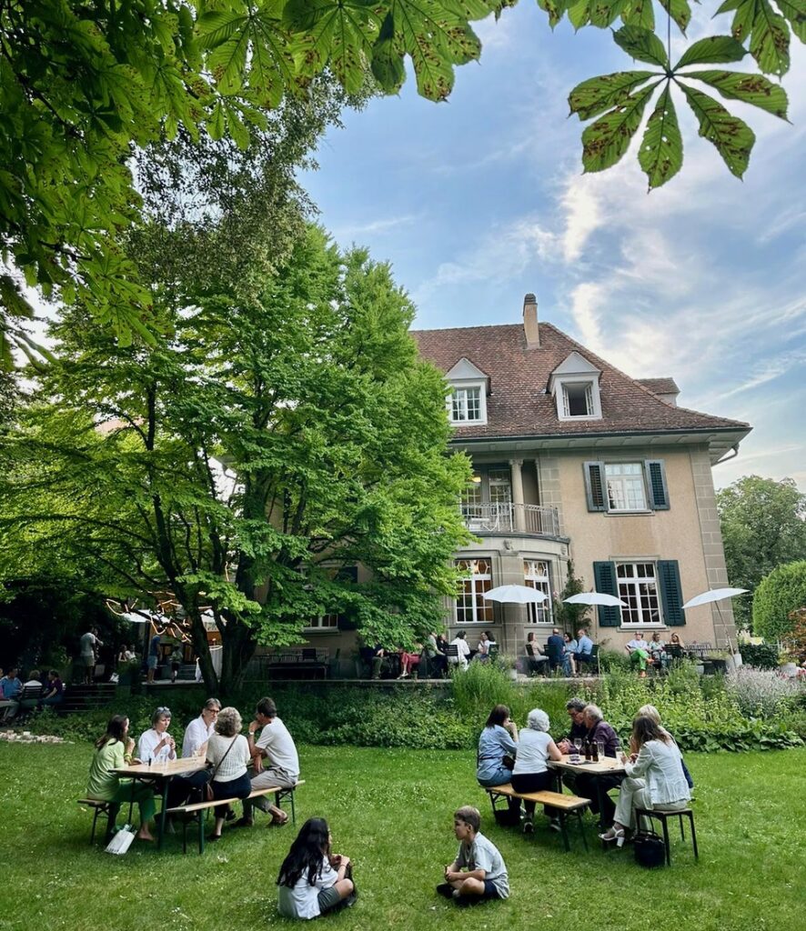 Am Freitag, 13.06., findet in der Villa Sträuli von 17:00-22:00 Uhr die Open House Party statt.