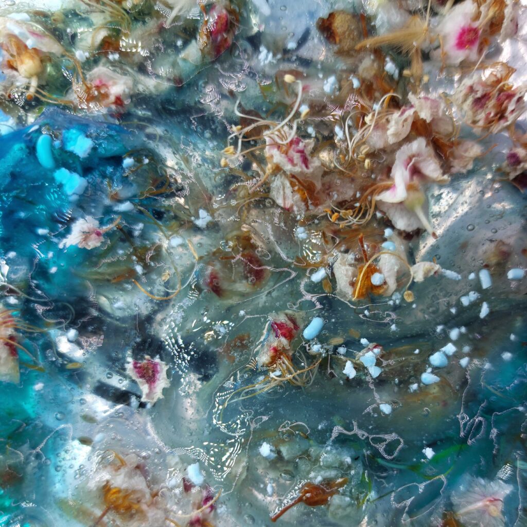 Unterwasser-Piano mit Field-Recording Collagen aus London und internationaler Sogwirkung.