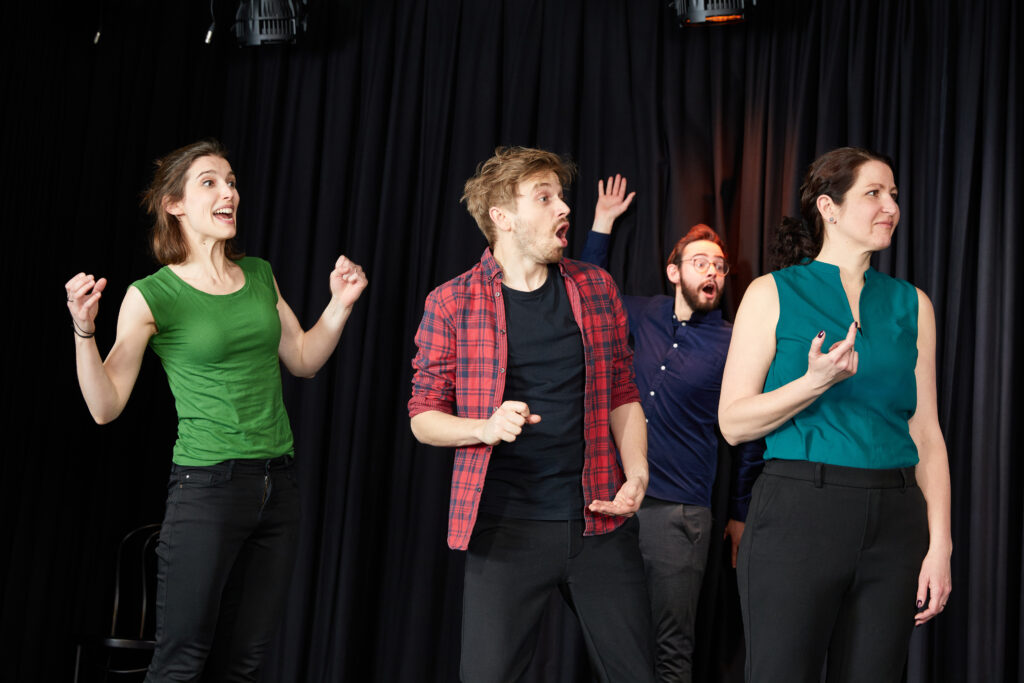 Das Improtheater Anundpfirsich aus Zürich bietet neu auch Impro-Kurse in Winterthur an.