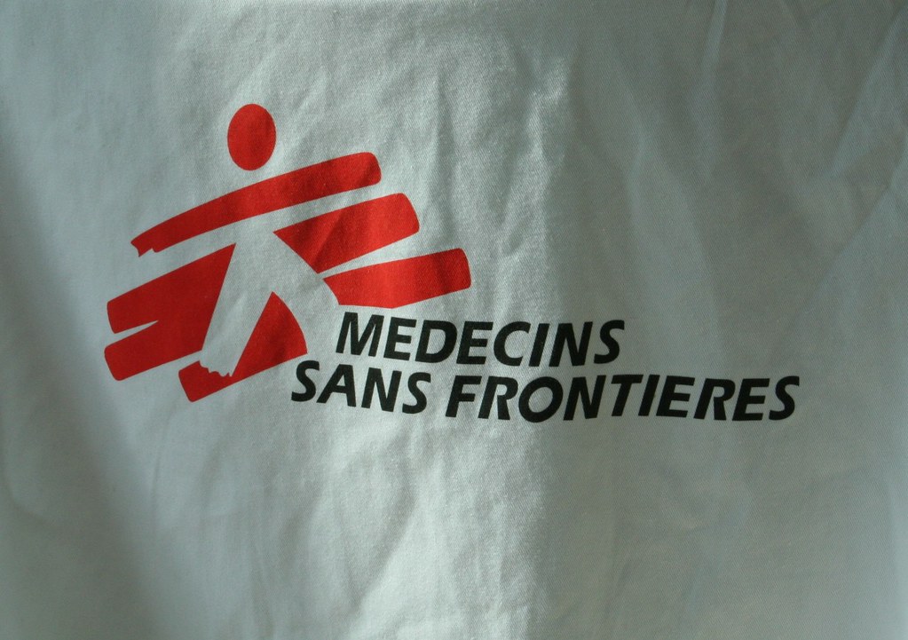 Krieg, Hunger, Gräueltaten. Der Sudan ist mit einer schockierenden humanitären Katastrophe konfrontiert - und kaum jemand spricht davon.
Andrea Isenegger, Einsatzleitern bei Médecins Sans Frontières berichtet über ihre Erfahrungen.