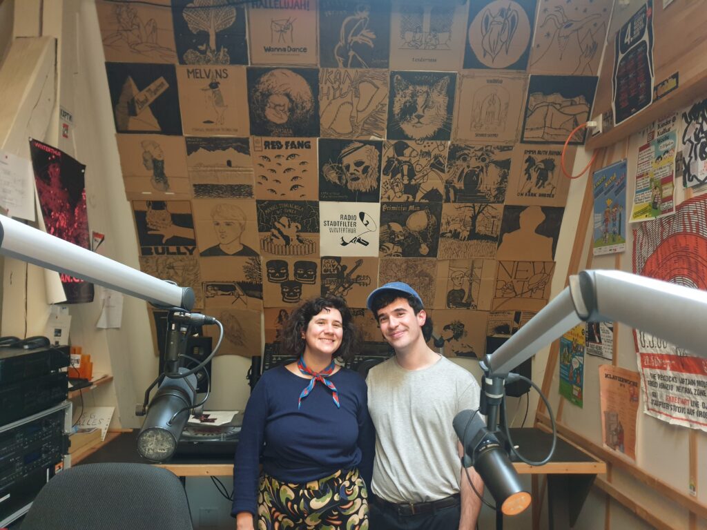 Das Ensemble des Theater am Gleis experimentiert, musiziert, und das schon seit 34 Jahren.