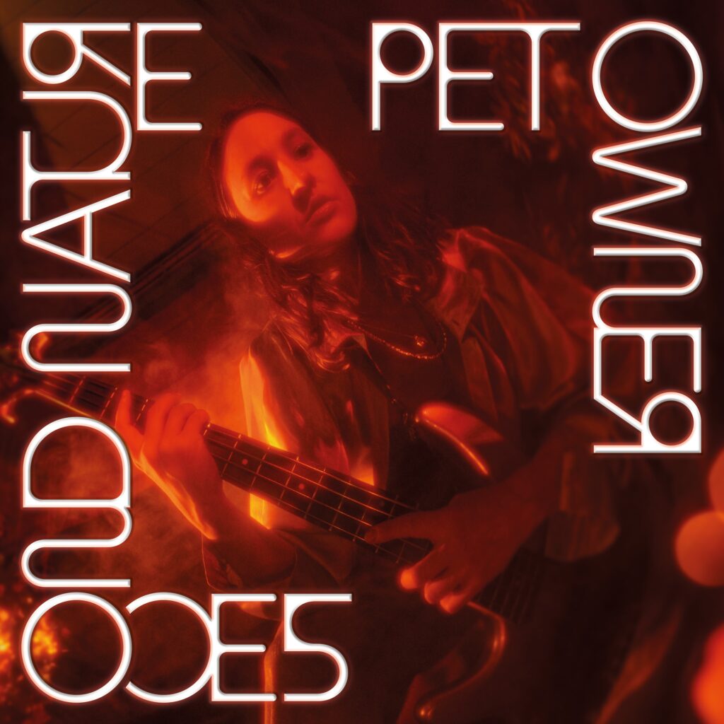 Mit Synth-Glitch-Illusionen Gott verdammen.